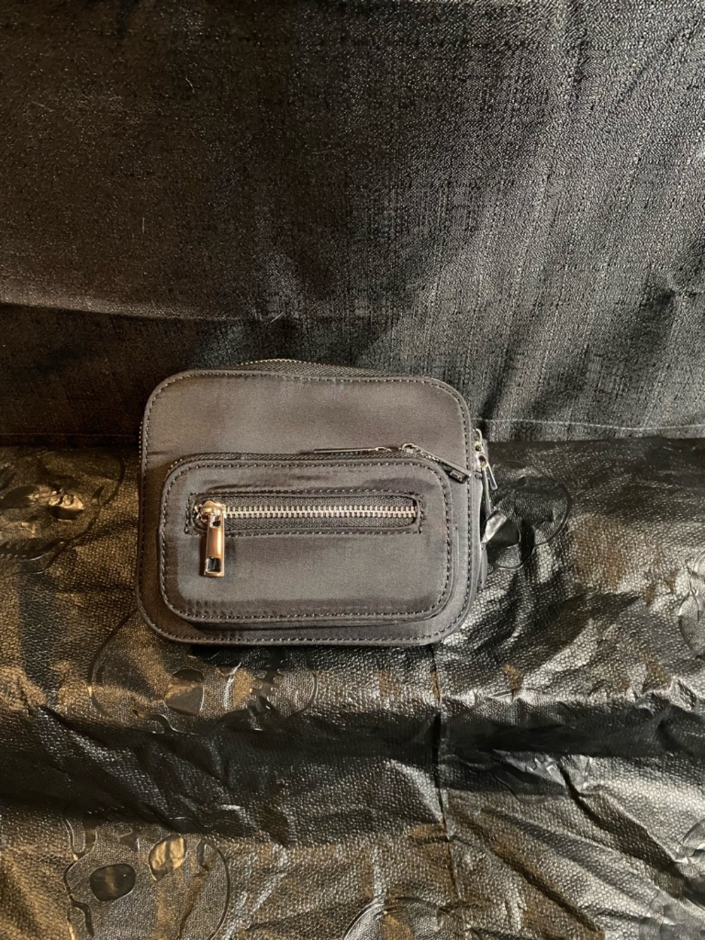 Black Compact Crossbody Pouch – Minimal Everyday Bag